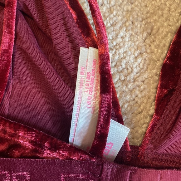 PINK Victoria's Secret Velvet Bra in Deep Red - Picture 3 of 3